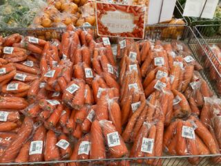 おはようございます☀️

今朝も採れたて新鮮野菜が出荷されました🥕
八事五寸にんじん、だいこん、白菜、ねぎ、水菜、小松菜、ほうれんそう、ブロッコリー、はっさく、不知火、晩白柚、ゆず、レモンなどが出荷されました🥦

ご来店をお待ちしております🙇‍♀️

なお出荷量には限りがあり、売り切れる場合がございます。ご了承ください。
#農産物直売所#産直#野菜#なごやさい#農産物野菜販売地產地消JA農協JA天白信用天白信用農業協同組合
八事五寸にんじんだいこんねぎ白菜レタスさつまいもはっさく不知火ブロッコリー水菜小松菜ゆずレモン