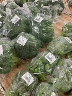 おはようございます🥕

今朝も採れたて新鮮野菜が出荷されました🍊
だいこん、かぶ、さつまいも、里芋、白菜、春菊、水菜、ほうれん草、ねぎ、ブロッコリー、みかん、ゆず、レモンなどが出荷されました🥦

ご来店をお待ちしております🙇‍♀️

なお出荷量には限りがあり、売り切れる場合がございます。ご了承ください。
#農産物直売所#産直#野菜#なごやさい#農産物野菜販売地產地消JA農協JA天白信用天白信用農業協同組合
さつまいもだいこんみかんブロッコリー水菜かぶ小松菜ゆずレモンチンゲンサイ