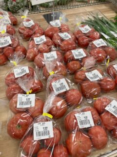 おはようございます🧅

今朝も採れたて新鮮野菜が出荷されました🥬

玉ねぎ、タケノコ、ねぎ、レタス、だいこん、にんにく、スナップエンドウ、絹さやえんどう、レモン、八朔、甘夏、セミノールなどが出荷されました🧄

ご来店をお待ちしております🙇‍♀️

なお出荷量には限りがあり、売り切れる場合がございます。ご了承ください。
#産直#なごやさい#JA天白信用#地産地消