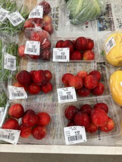 .
おはようございます🧅

今朝も採れたて新鮮野菜が出荷されました🥬

いんげん、ズッキーニ、大根、玉ねぎ、ねぎ、にんにく、きゅうり、青シソ、コールラビ、じゃがいも、ビワ、すもも、ボイセンベリー、ピーマン、八朔、甘夏、マイヤーレモンなどが出荷されました🧄

ご来店をお待ちしております🙇‍♀️

なお出荷量には限りがあり、売り切れる場合がございます。ご了承ください。
#産直#なごやさい#JA天白信用