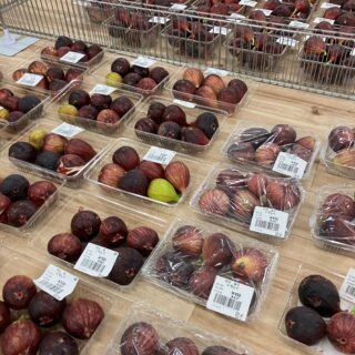 おはようございます☀️

今朝も採れたて新鮮野菜が出荷されました☺️🍆🥒

なす、きゅうり、スイカ、イチジク、かぼちゃ、ささげ、ピーマン、モロヘイヤ、オクラ、つるむらさき、じゃがいもなどが出荷されました✨

ご来店をお待ちしております🙇‍♀️

なお出荷量には限りがあり、売り切れる場合がございます。ご了承ください。
#産直#なごやさい#JA天白信用#ナス #きゅうり
