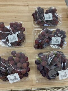 おはようございます☀️

今朝も採れたて新鮮野菜が出荷されました☺️🍆🥒

なす、きゅうり、かぼちゃ、ささげ、ピーマン、甘長とうがらし、つるむらさき、じゃがいも、オクラ、ぶどうなどが出荷されました✨

ご来店をお待ちしております🙇‍♀️

なお出荷量には限りがあり、売り切れる場合がございます。ご了承ください。
#産直#なごやさい#JA天白信用#ナス #きゅうり